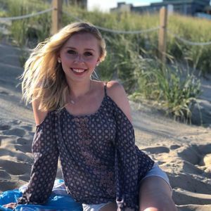 Meet your Posher, Monica